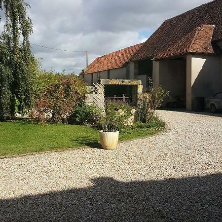 Gite L' Authentique Saint-Germain-Des-Bois  Eksteriør billede