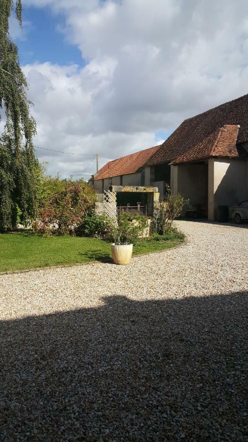 Gite L' Authentique Saint-Germain-Des-Bois  Eksteriør billede